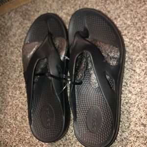 Oofos original ergonomic flip flops size 7